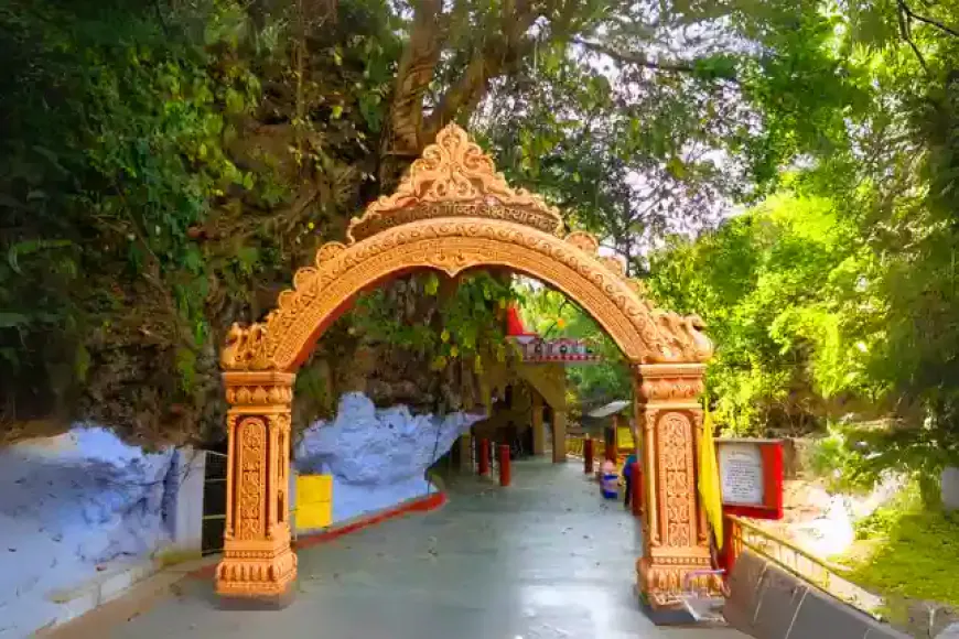 Tapkeshwar Mahadev Mandir in Dehradun